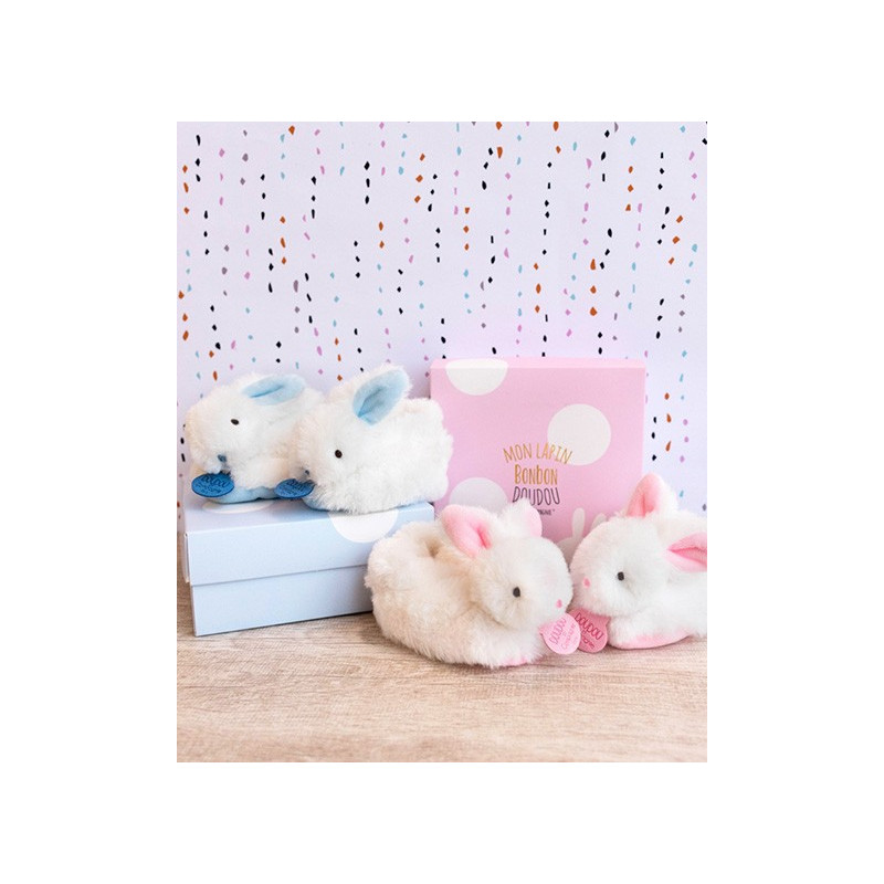 Coffret cadeau naissance chaussons lapin bleu avec hochet - 0/6 mois